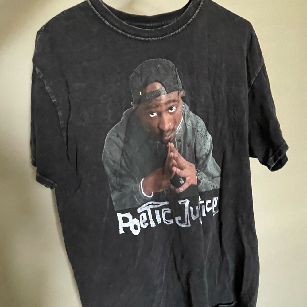 POETIC JUSTICE SHORTSLEEVED TSHIRT